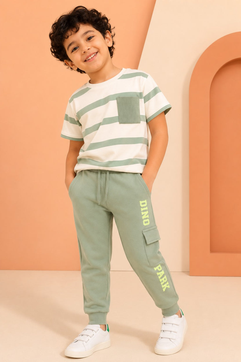 Green Typographic Regular Fit Jogger With 3 Pocket For Boys - Image 1