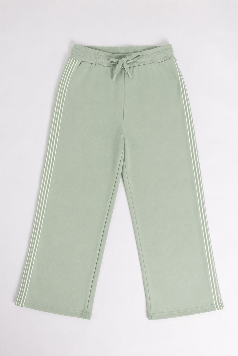 Green Mid Rise Straight Fit Jogger For Tweens Boys - Image 2