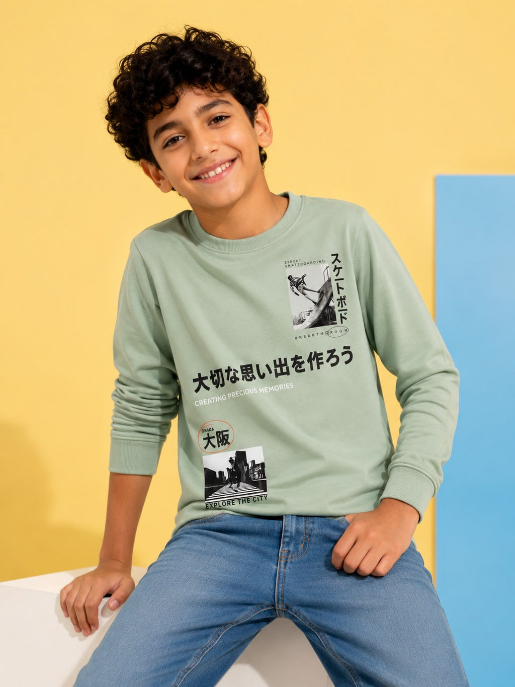 Green Graphic Regular Fit Sweatshirt For Tweens Boys - Image 1
