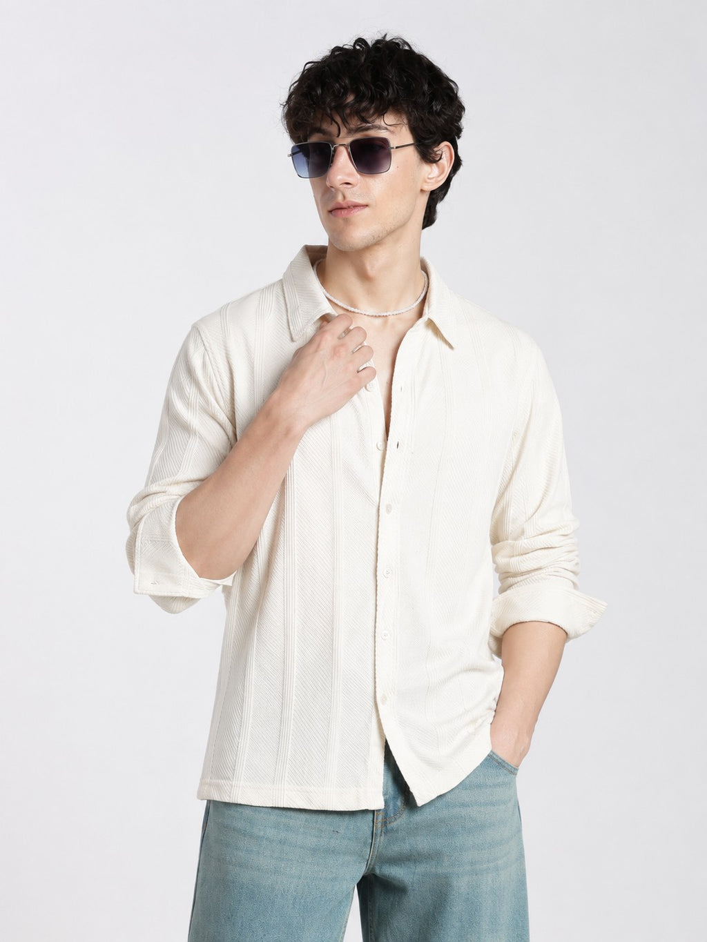 Off White Textured Regular Fit Shirt For Men - Image 1