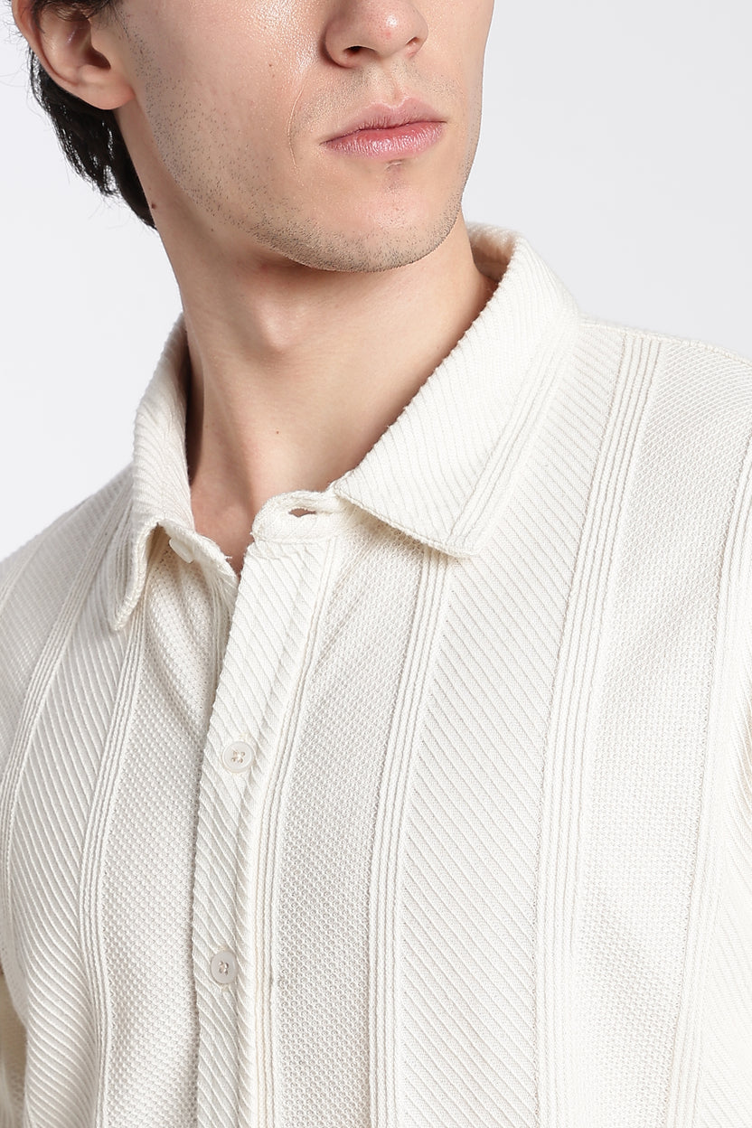 Off White Textured Regular Fit Shirt For Men - Image 3