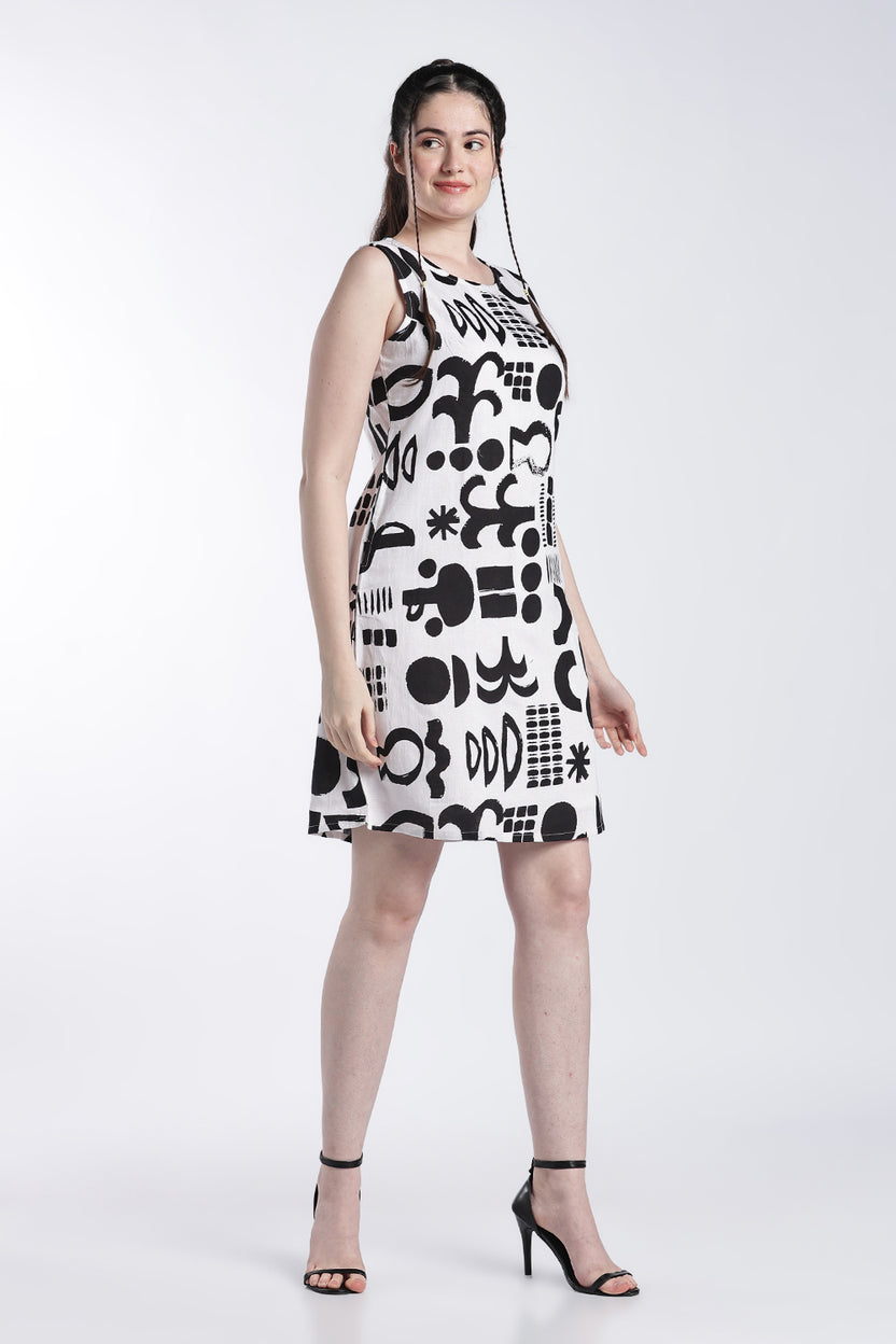 White and Black Geometric Regular Fit Dress For Women - Image 4