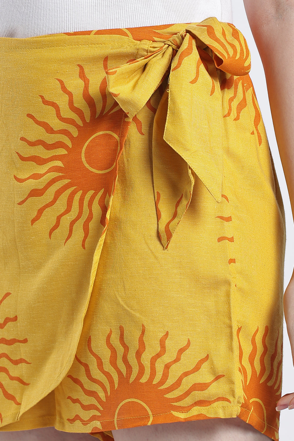 Yellow Relaxed Fit Skort With 2 Pocket For Women - Image 3