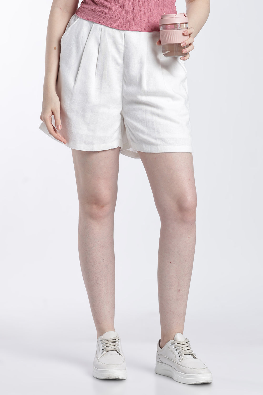 White Relaxed Fit Shorts With 2 Pocket - Image 1
