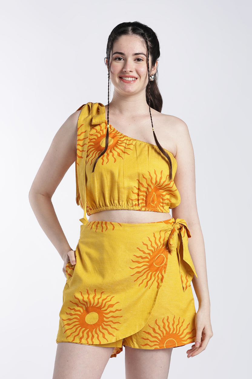 Yellow Shoulder Straps Sleeves Regular Fit Crop Top - Image 2