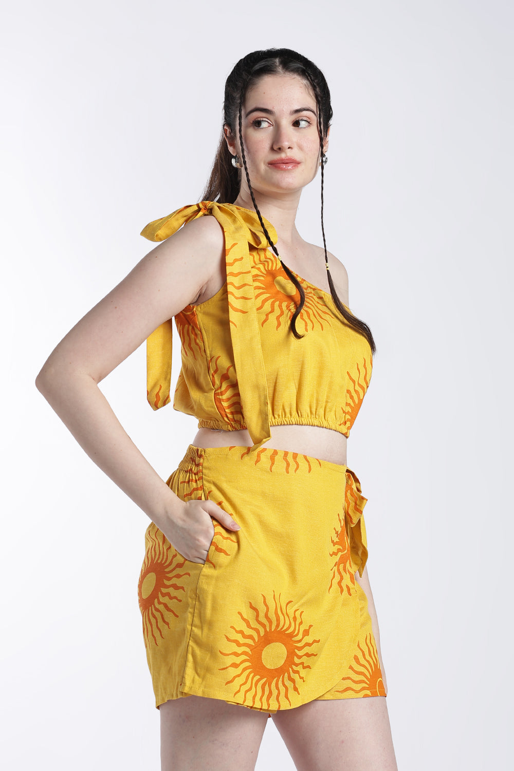 Yellow Shoulder Straps Sleeves Regular Fit Crop Top - Image 4