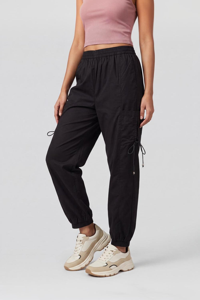 Women Black Jogger Fit Cargo Trouser With 4 Pocket - Image 4