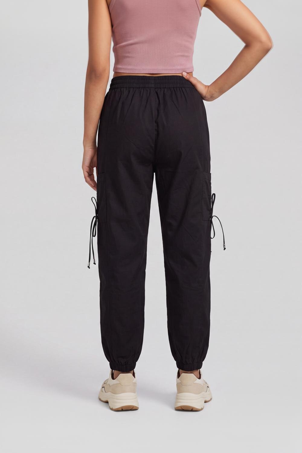 Women Black Jogger Fit Cargo Trouser With 4 Pocket - Image 5