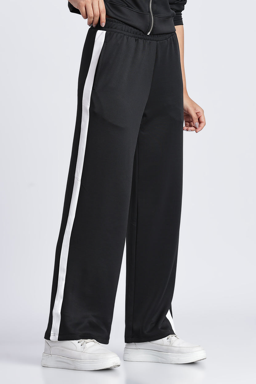 Women Black Relaxed Fit Track Pant With 2 Pocket - Image 4