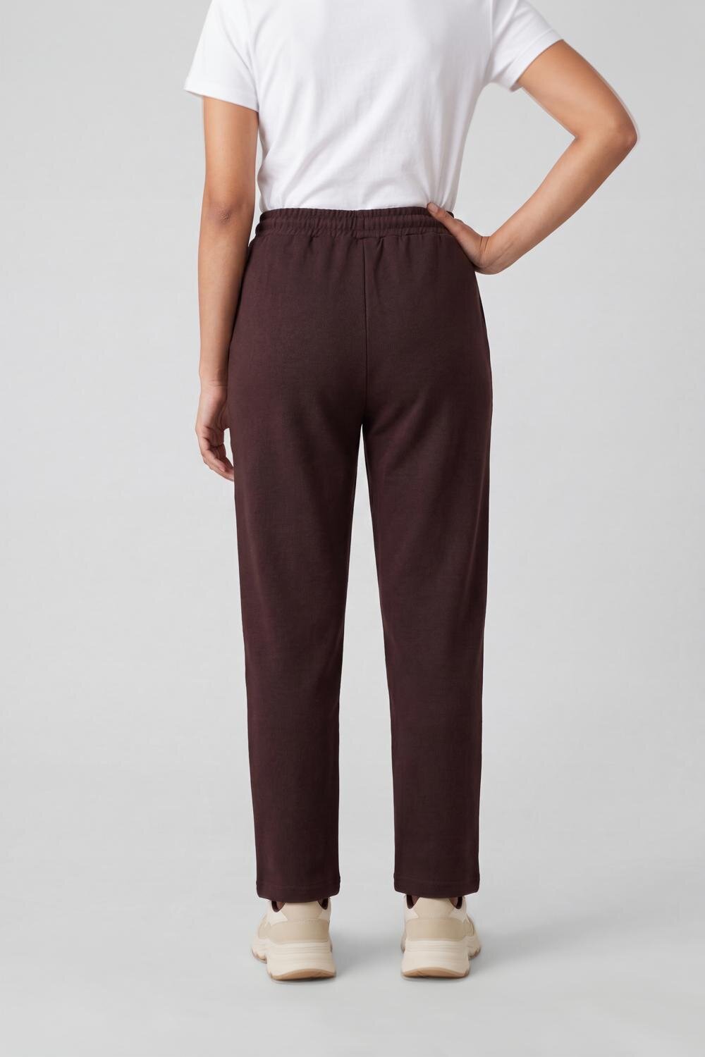 Women Chocolate Straight Fit Sweatpant With 2 Pocket - Image 5