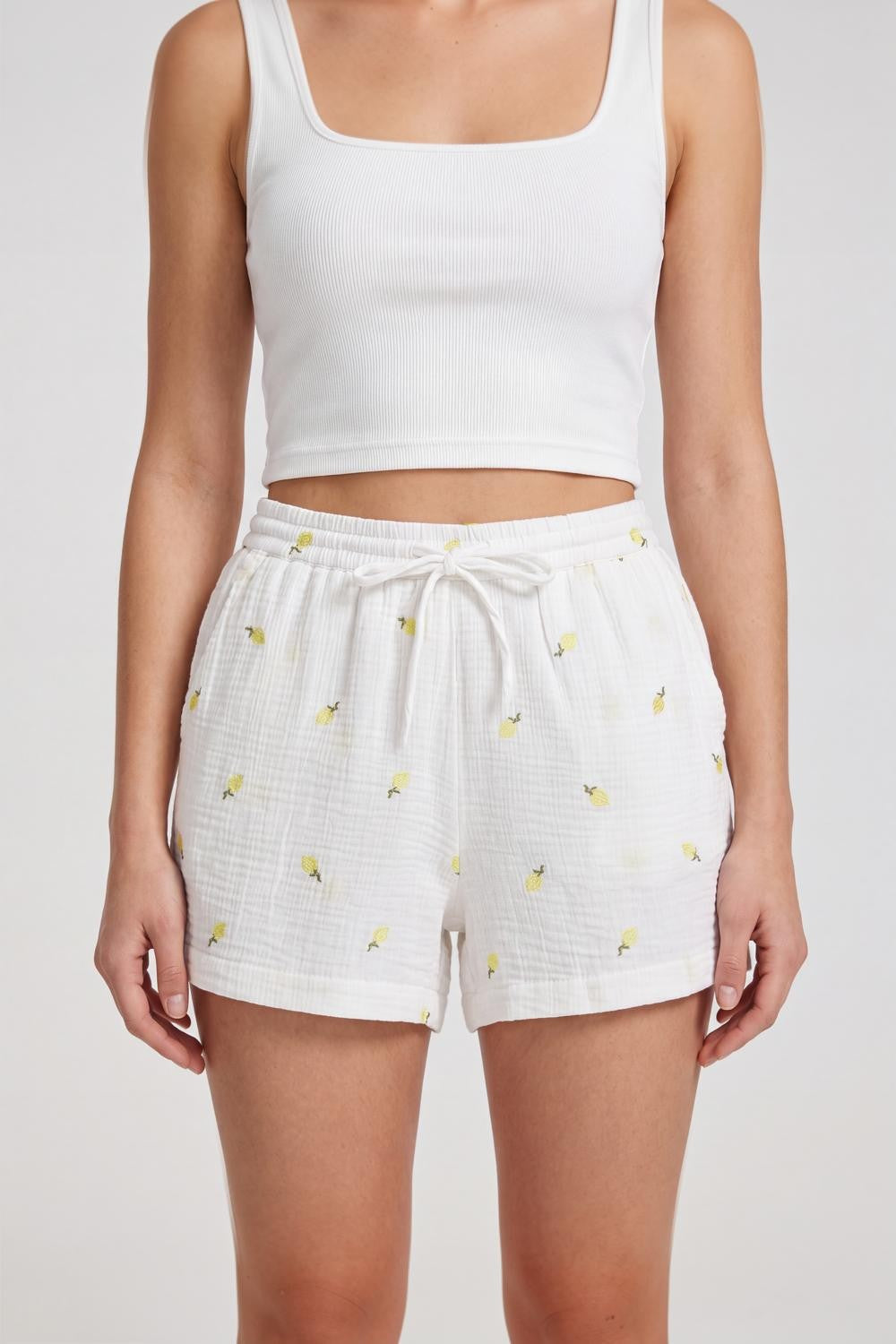 Women Off White Regular Fit Shorts With 2 Pocket - Image 3