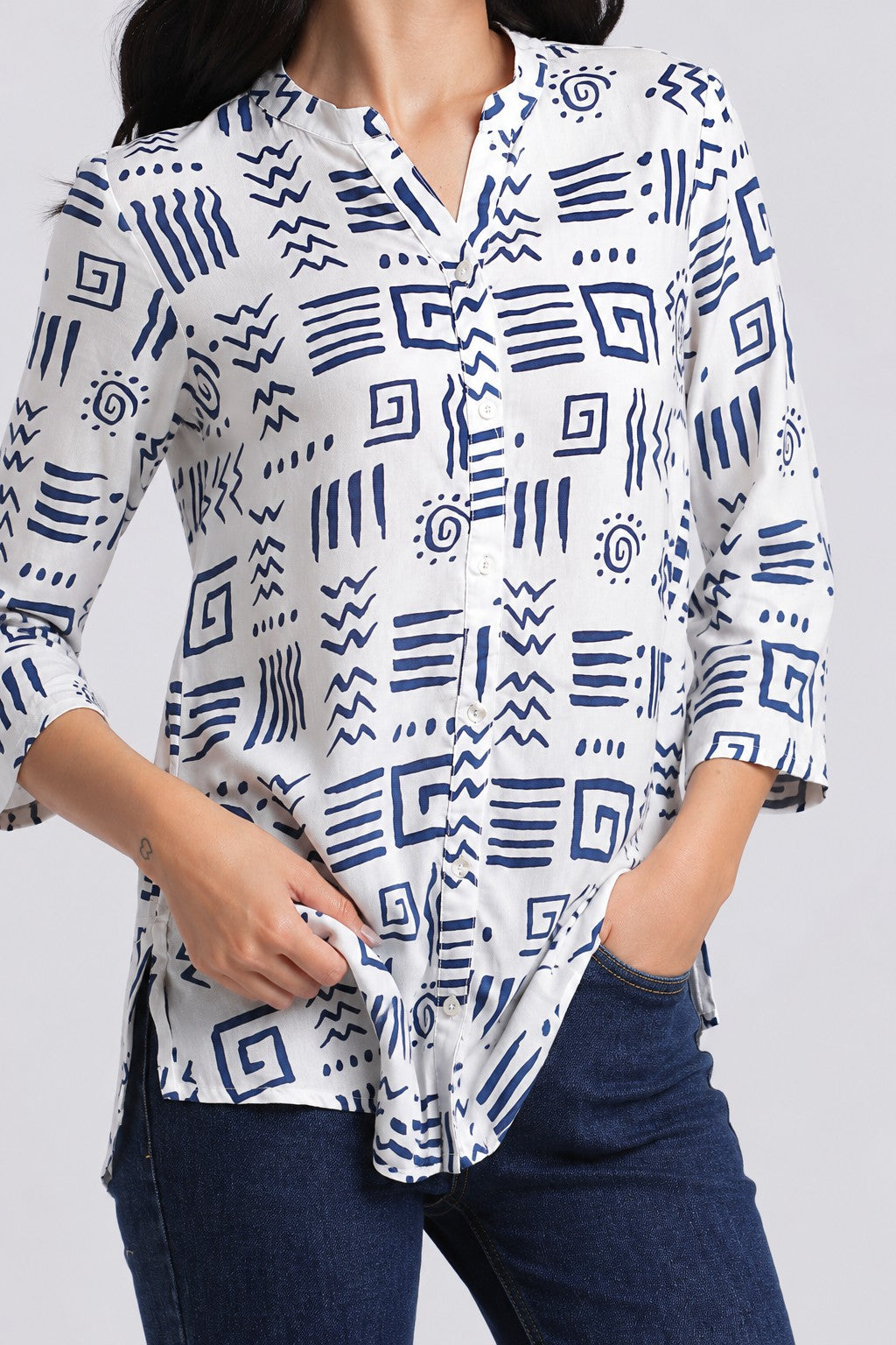 White Geometric Regular Fit Tunic For Women - Image 3