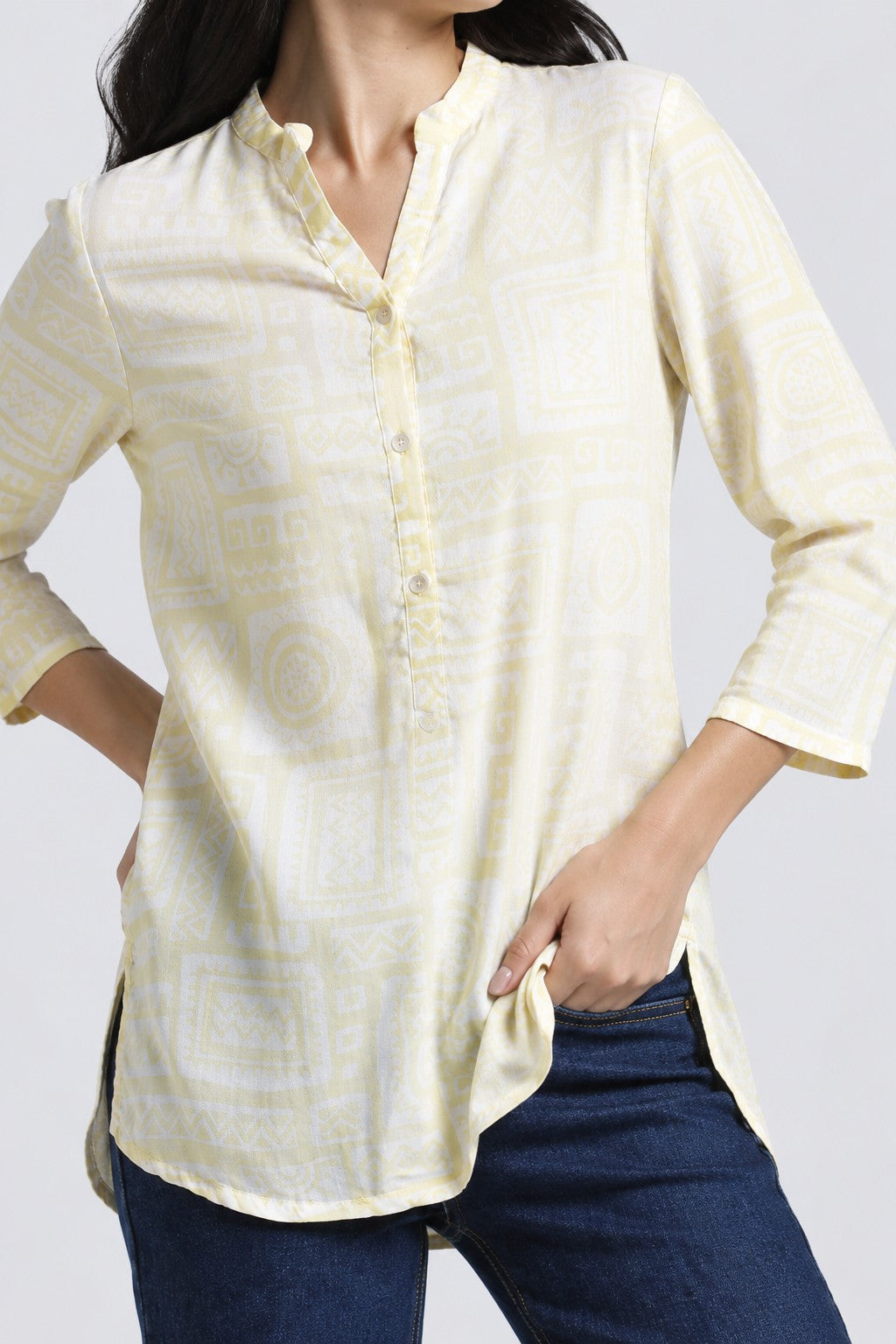 Yellow Geometric Regular Fit Tunic For Women - Image 3