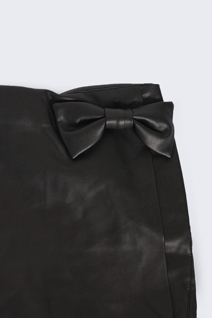 Black Mid Rise Regular Fit Shorts For Girls - Image 5