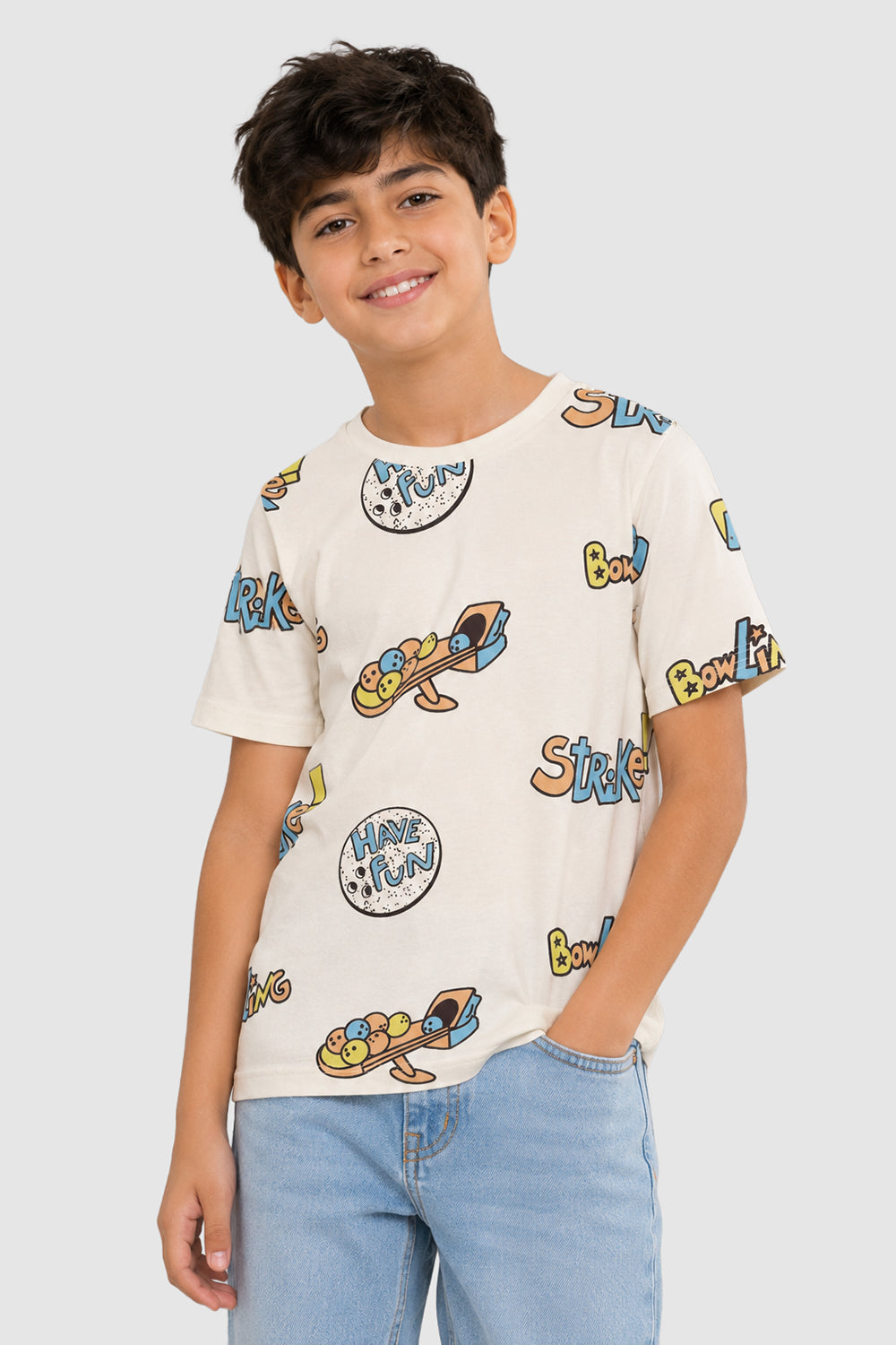Off White Graphic Regular Fit T-Shirt For Tweens Boys - Image 1