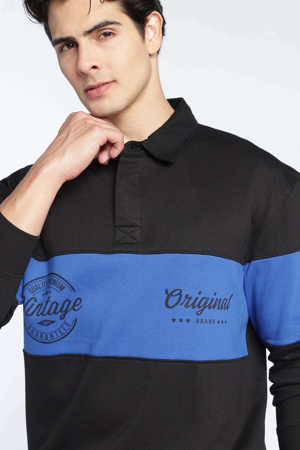 Black Color Block Regular Fit Sweatshirt For Men - Image 3
