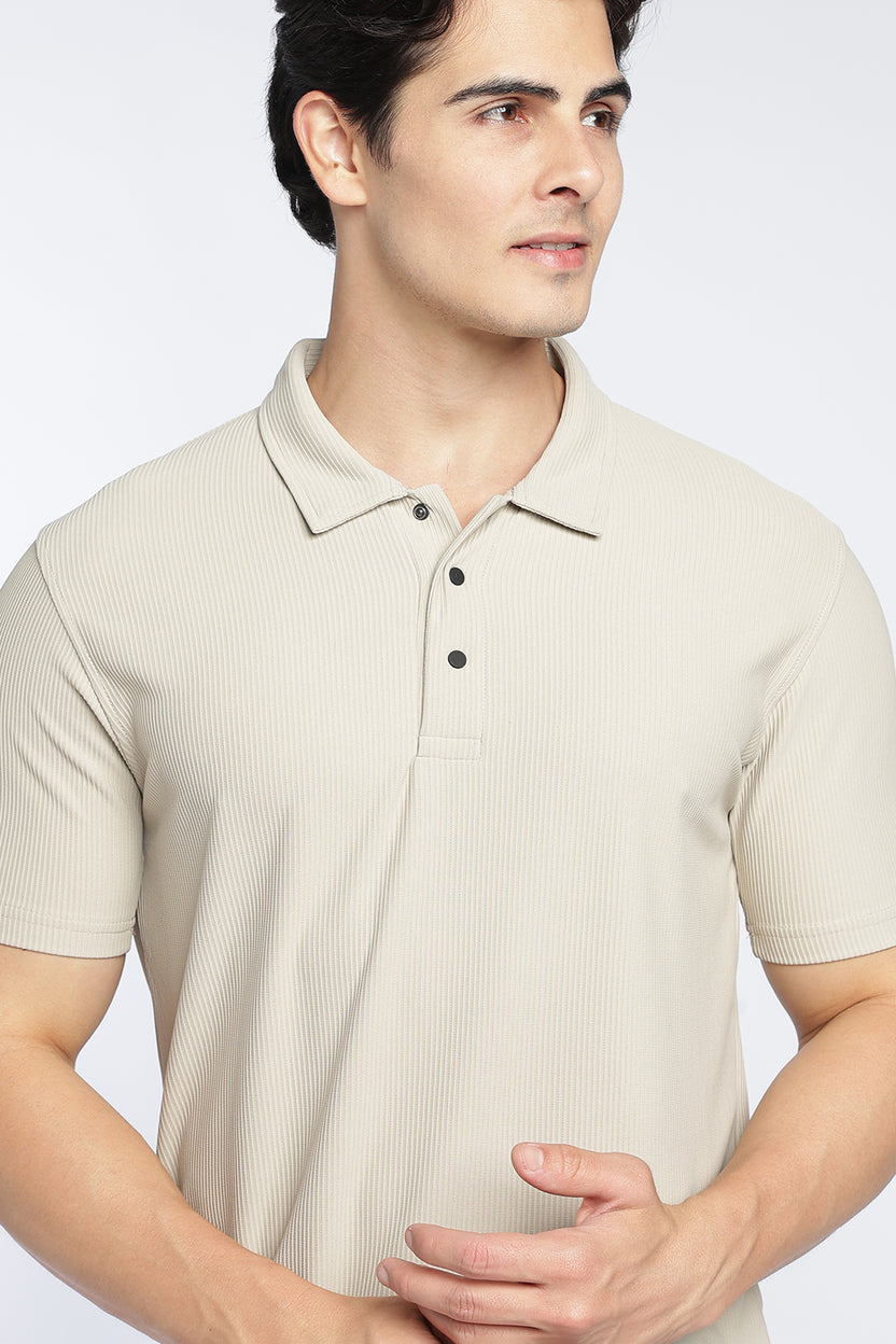 Off White Textured Regular Fit Polo T-Shirt For Men - Image 3
