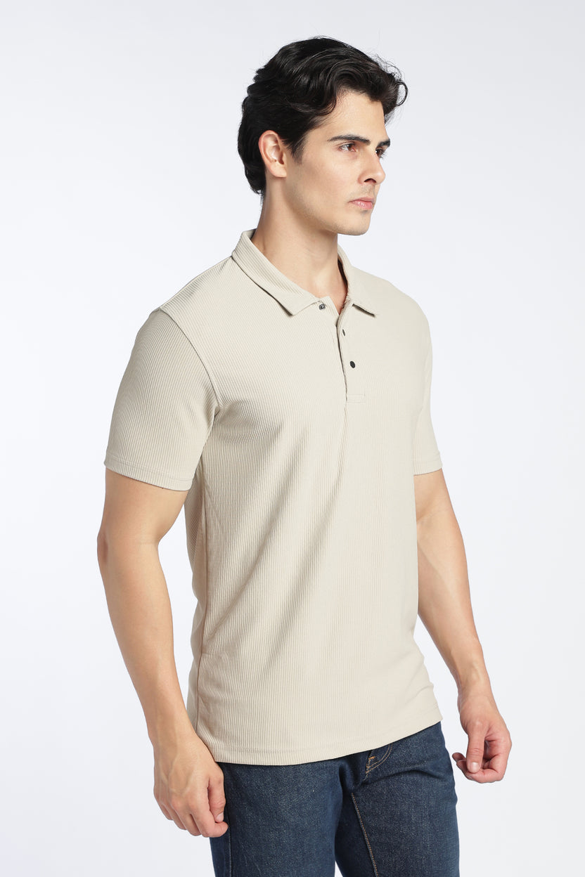 Off White Textured Regular Fit Polo T-Shirt For Men - Image 4