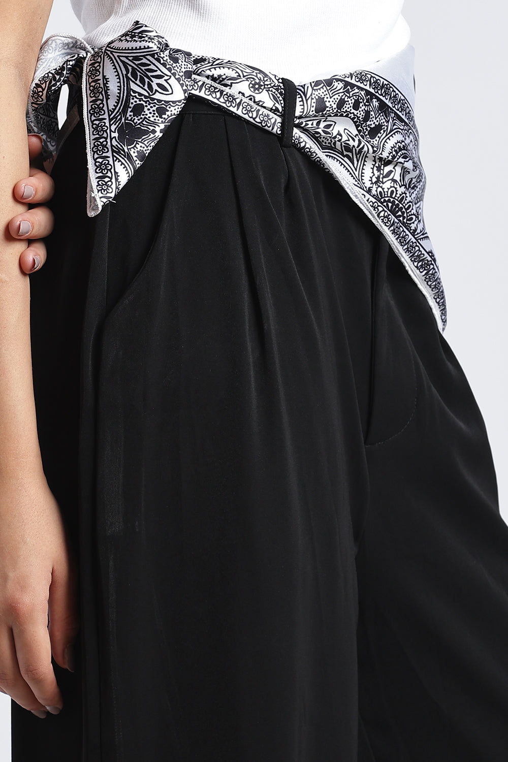 Black Wide Leg Fit Palazzo With 3 Pocket For Women - Image 3