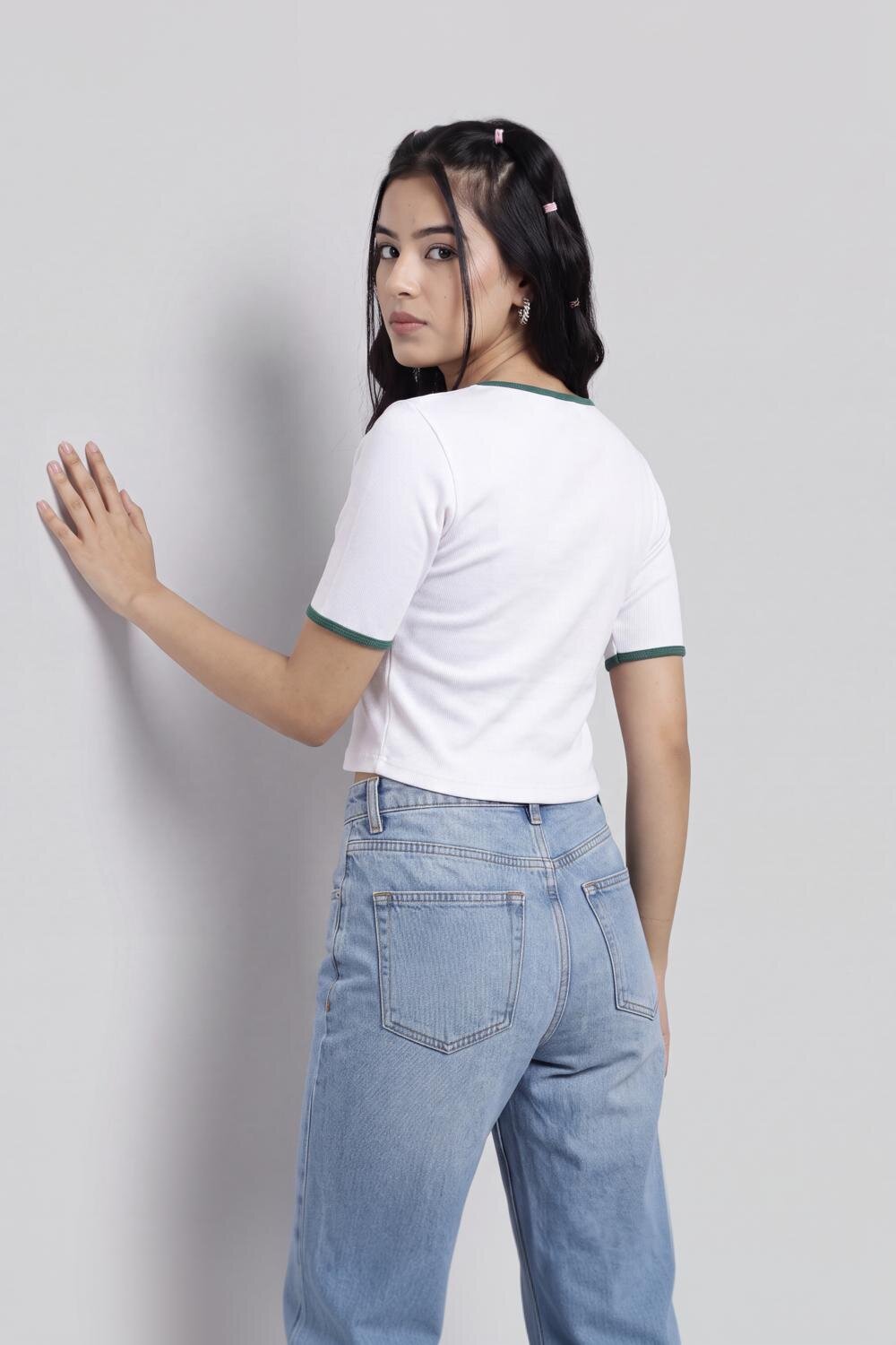 White Regular Fit Crop Top For Women - Image 5