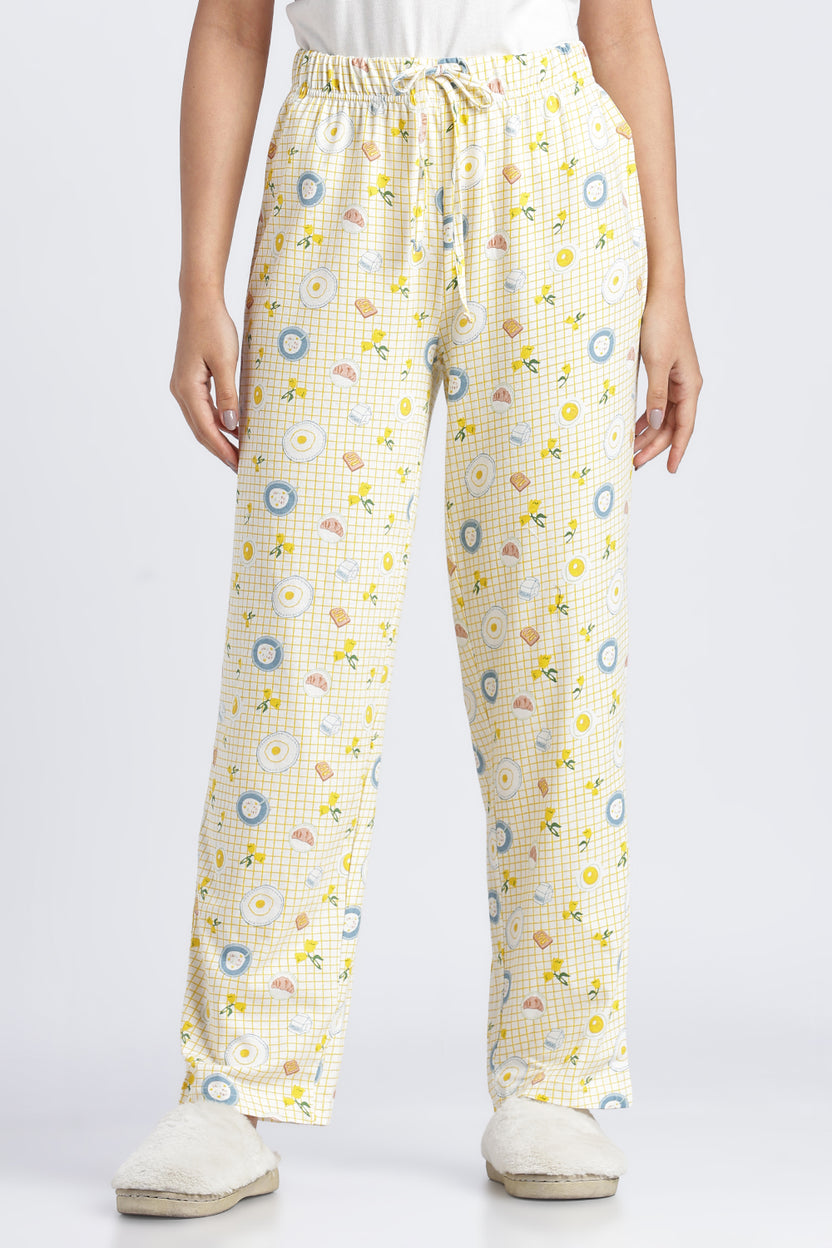 Womens Wear White Graphic Pyjama Set - Image 4