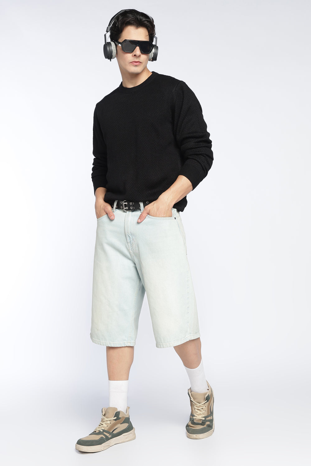 Black Textured Regular Fit Sweater For Men - Image 6