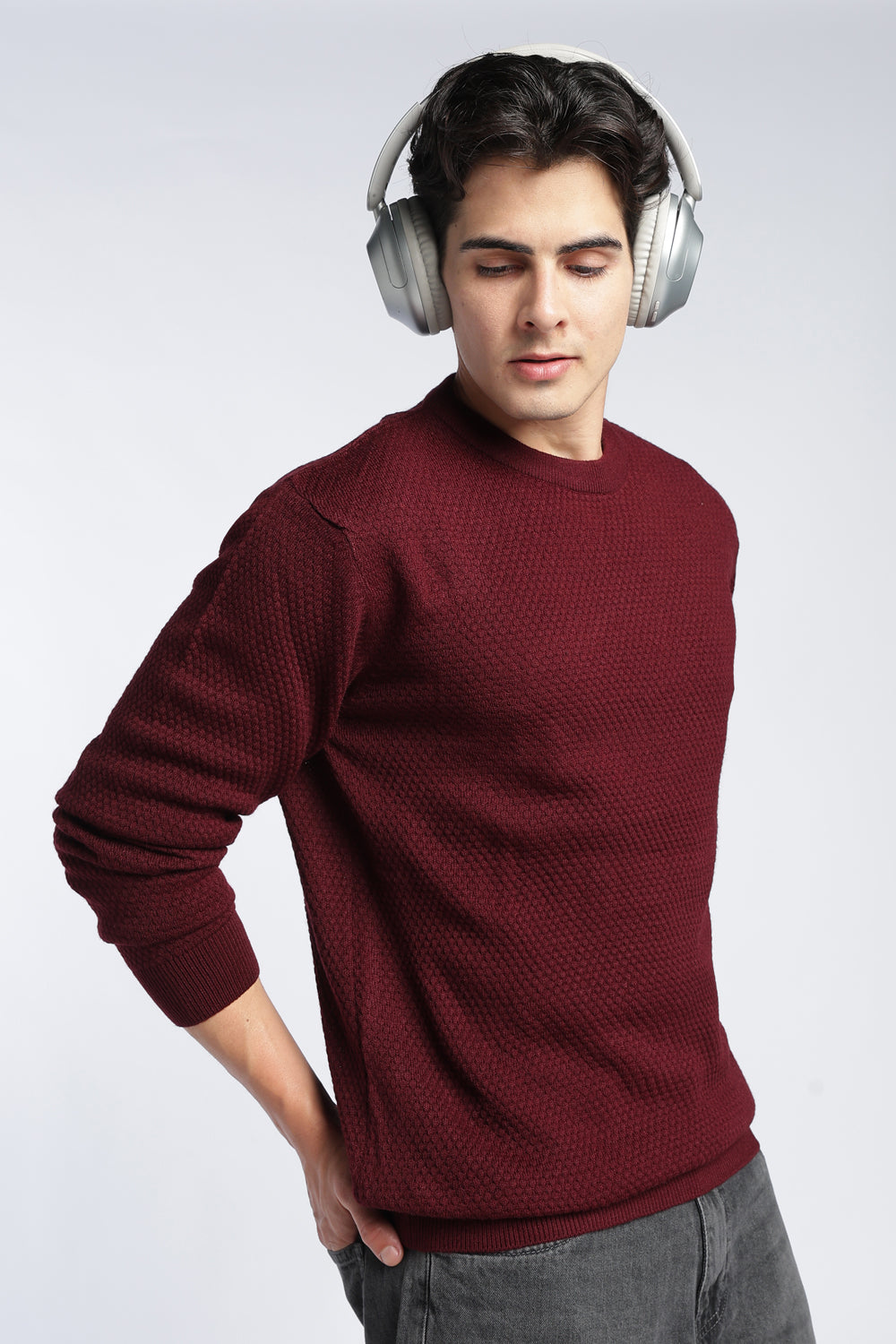Red Textured Regular Fit Sweater For Men - Image 1