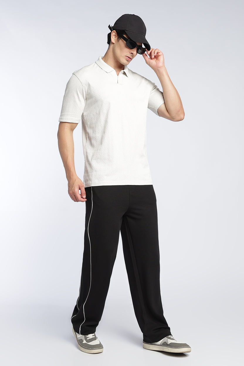 Off White Textured Regular Fit Polo T-Shirt For Men - Image 6