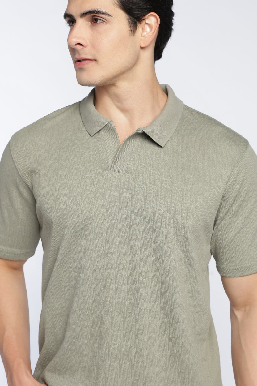Olive Textured Regular Fit Polo T-Shirt For Men - Image 3