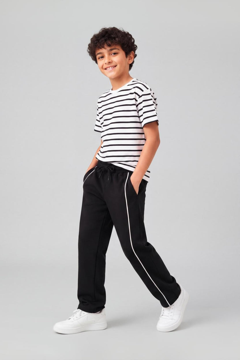 Tweens Boys Black Solid Jogger - Image 1