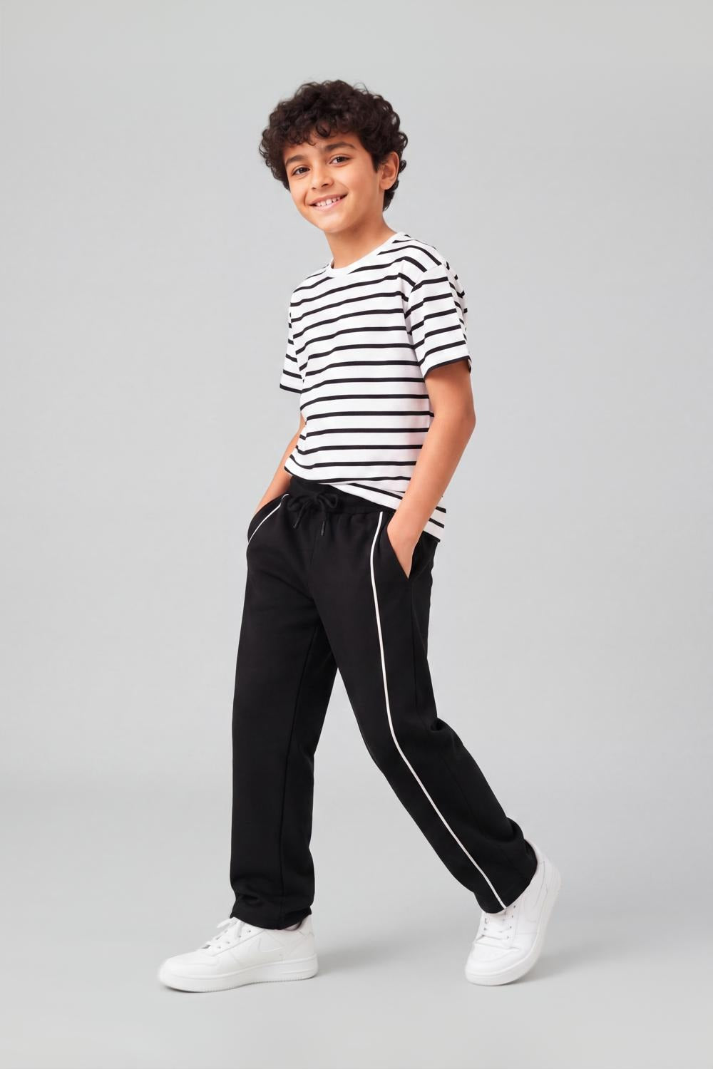 Tweens Boys Black Solid Jogger - Image 1