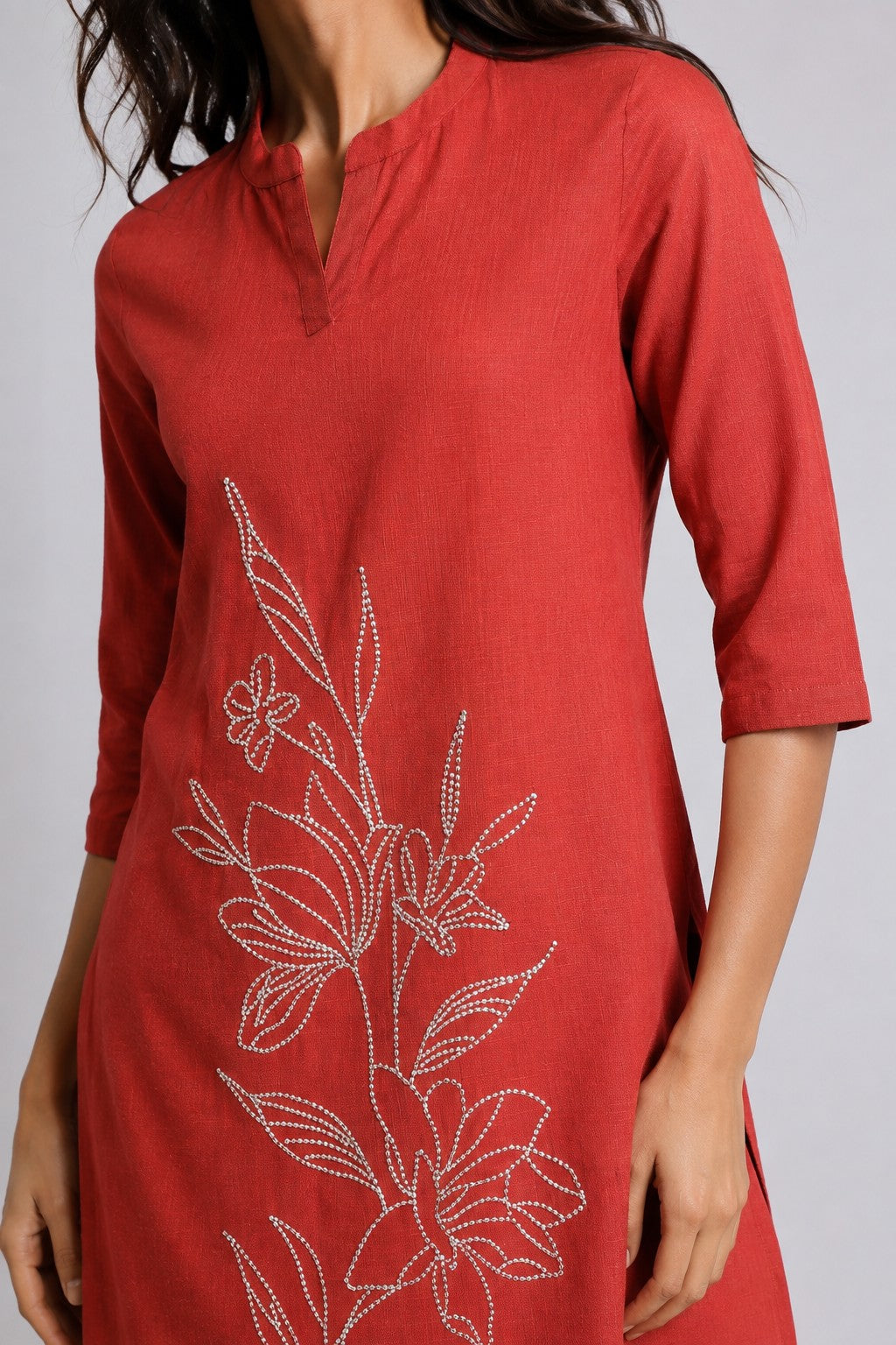 Womens Regular Fit Red Floral Embroidered Kurta - Image 3