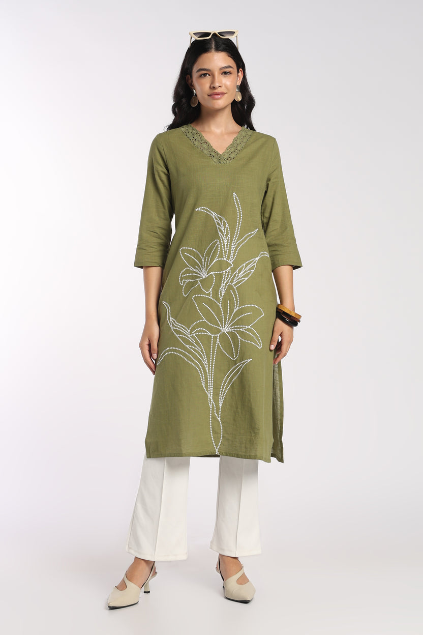 Womens Regular Fit Green Floral Embroidered Kurta - Image 1