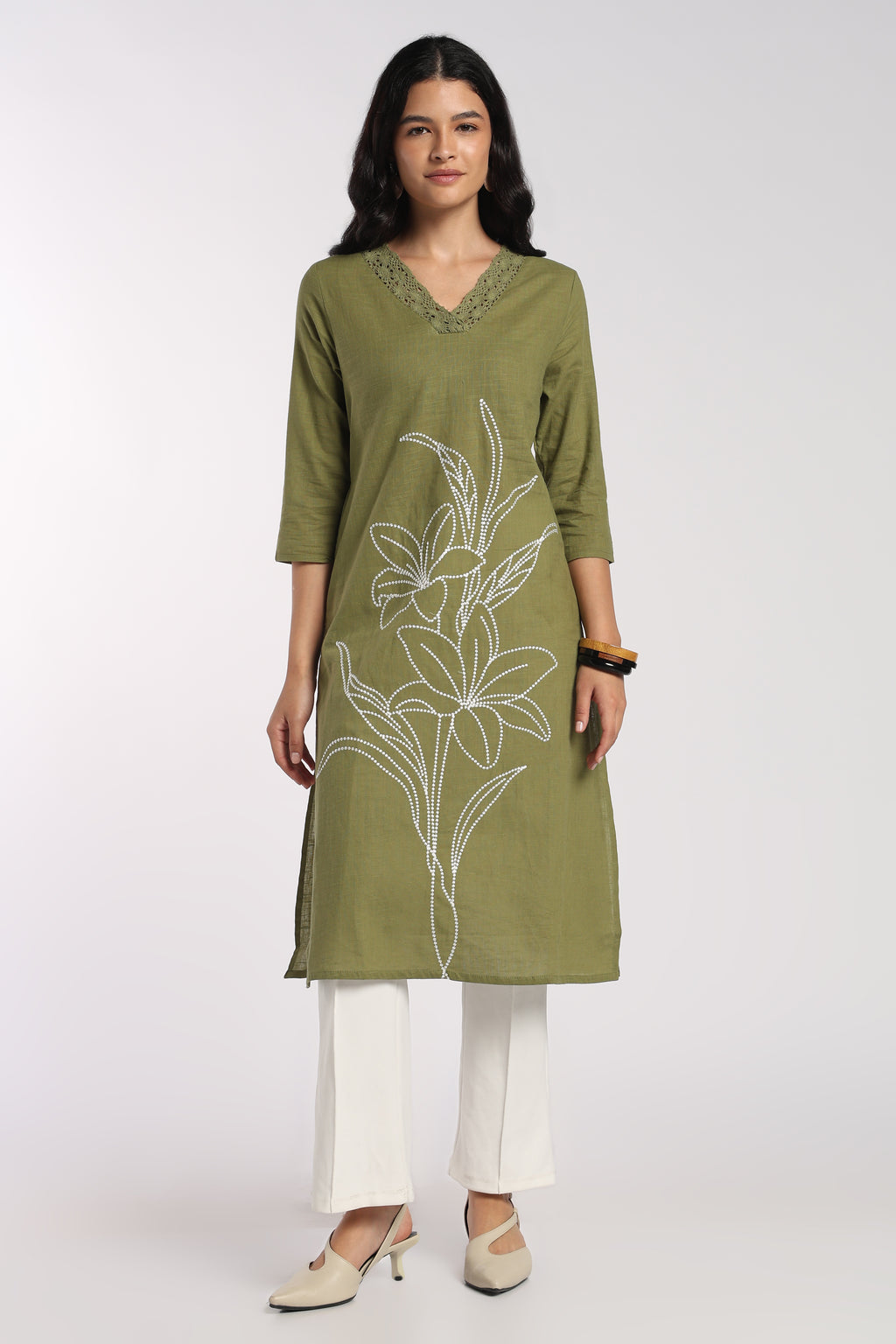Womens Regular Fit Green Floral Embroidered Kurta - Image 2