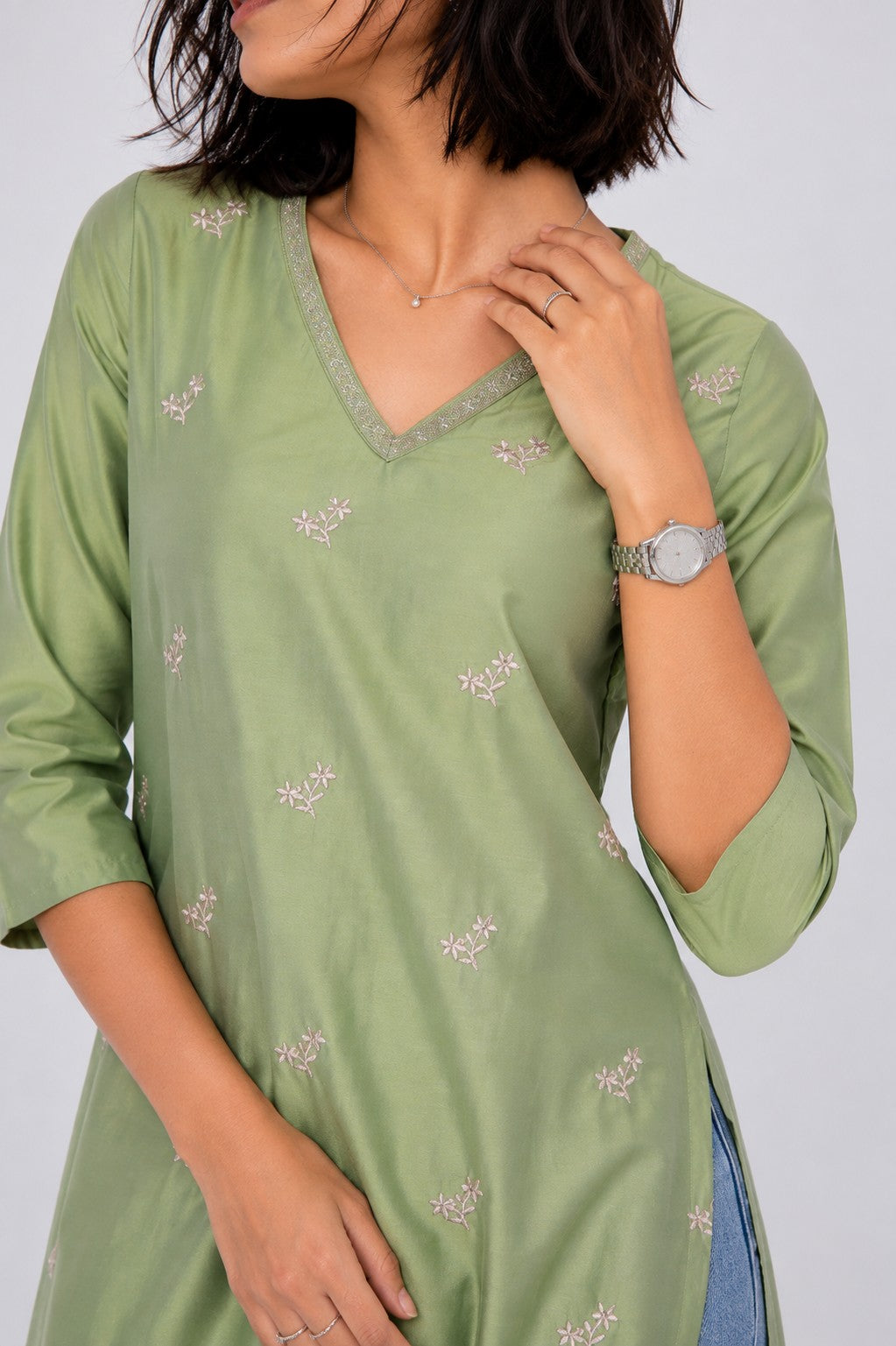 Womens Straight Fit Green Embroidered Kurta - Image 8