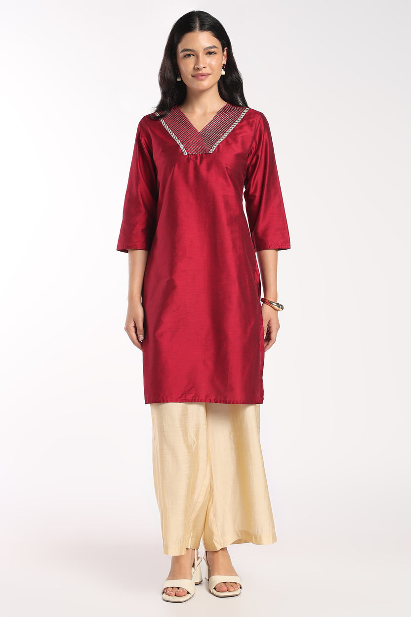 Womens Regular Fit Red  Everyday Essential Kurta - Image 2