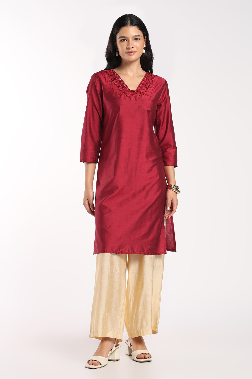 Womens Regular Fit Maroon Embroidered Kurta - Image 2