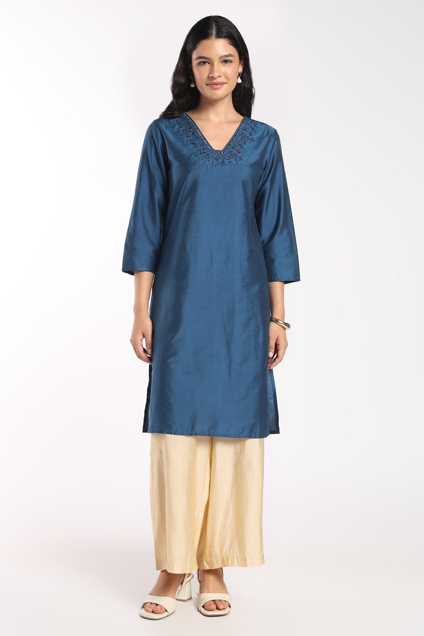 Womens Regular Fit Blue Embroidered Kurta - Image 2