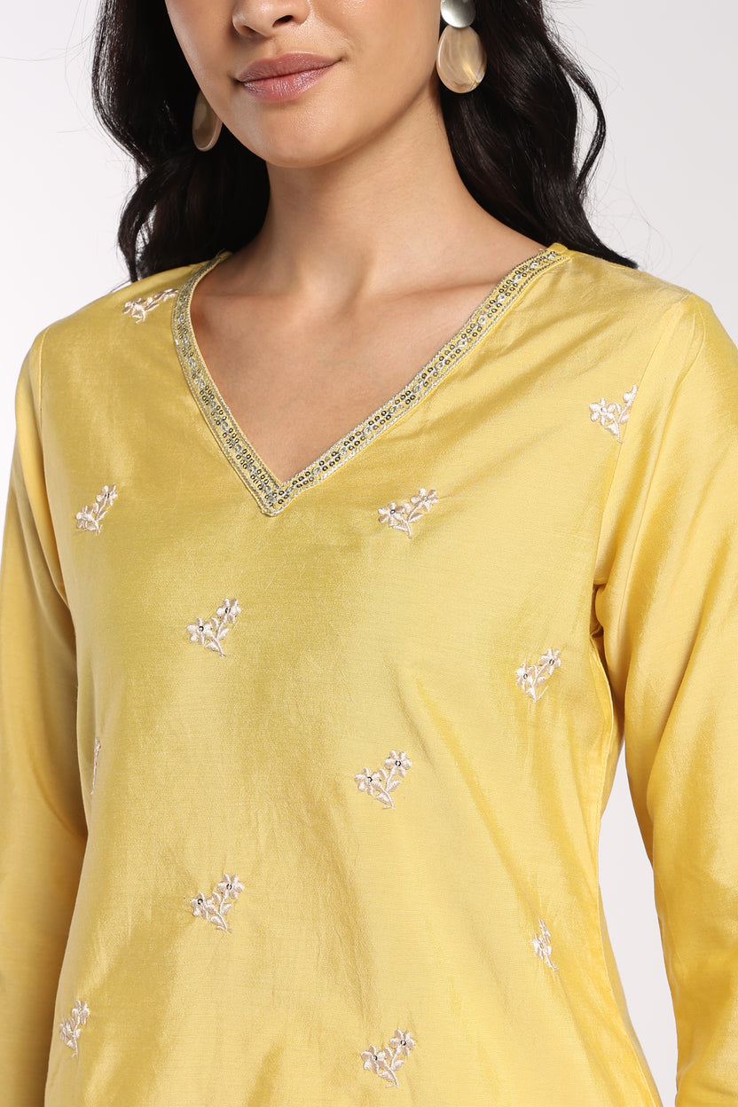 Womens Regular Fit Yellow Embroidered Kurta - Image 3