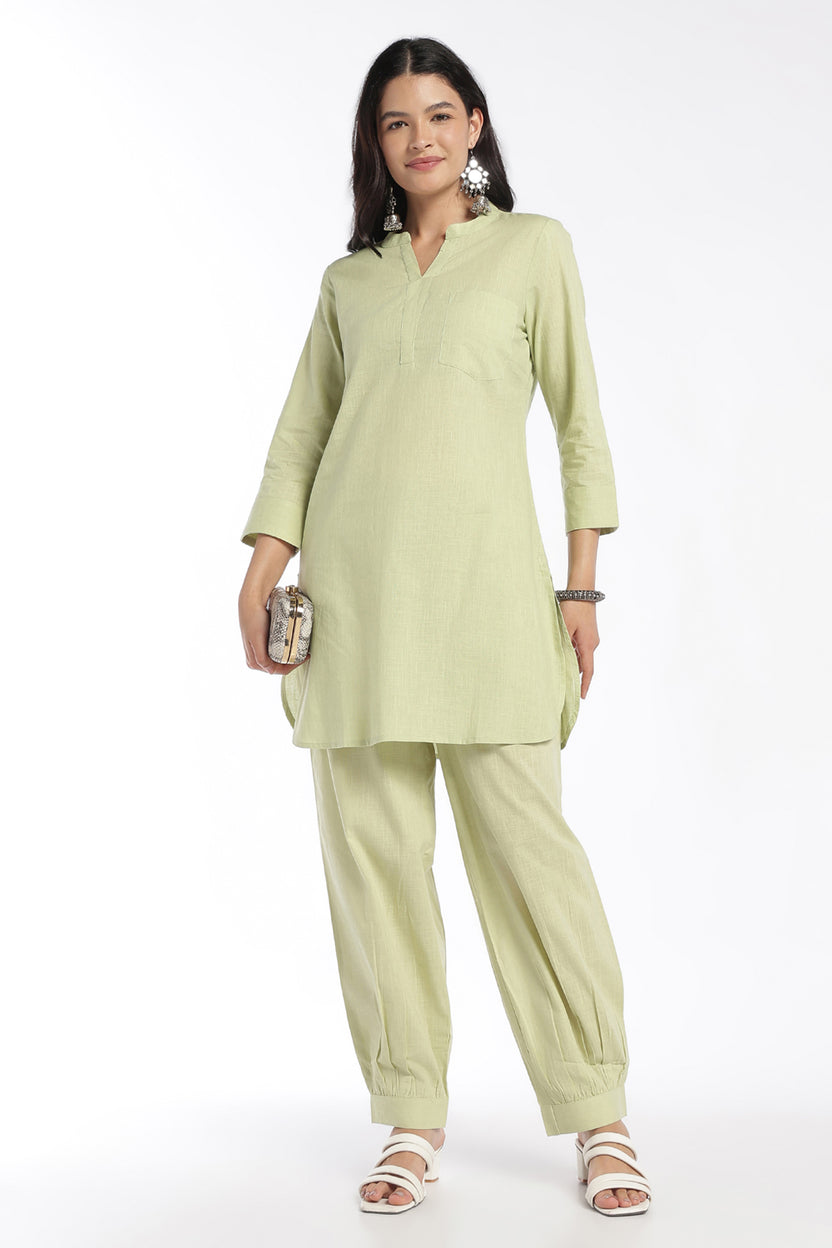 Womens Regular Fit Green Solid Kurta Pant Set - Image 1