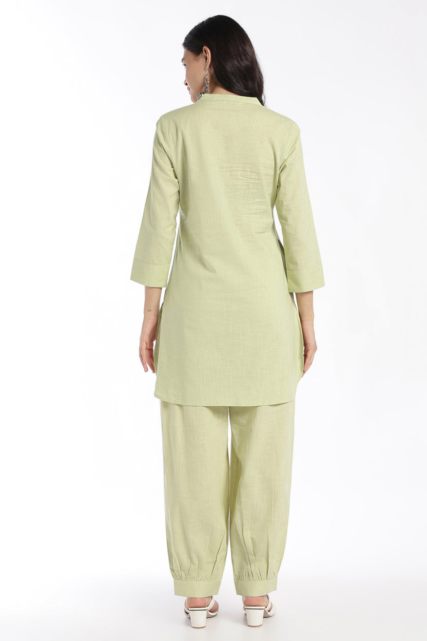 Womens Regular Fit Green Solid Kurta Pant Set - Image 4