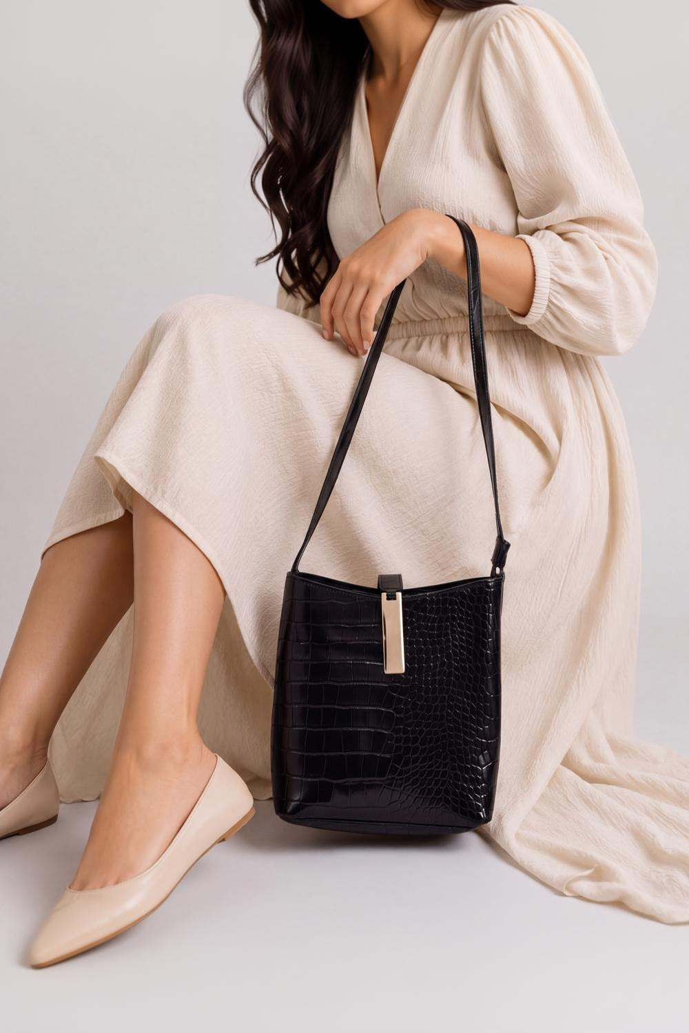 Womens Black Reptile Hand Bag - Image 1
