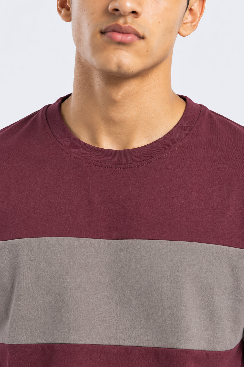 Mens Wine Colourblocked Crew Neck T-Shirt - Image 3