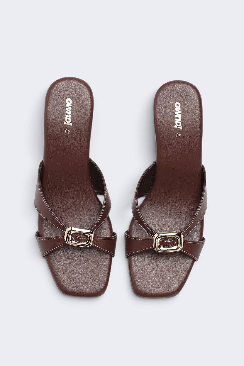 Womens Maroon Buckle Detail Block Heels - Image 4