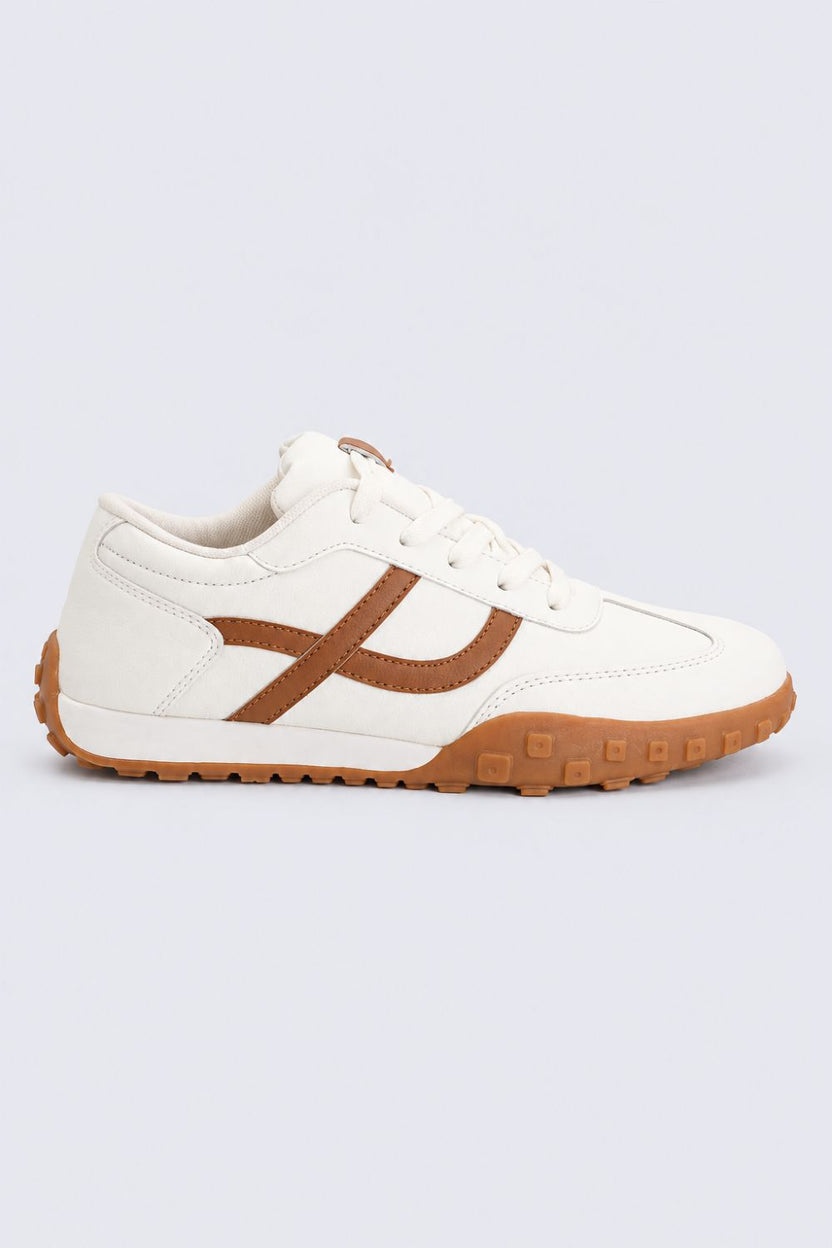Men White Colorblocked Lace-Up Sports Sneaker - Image 2