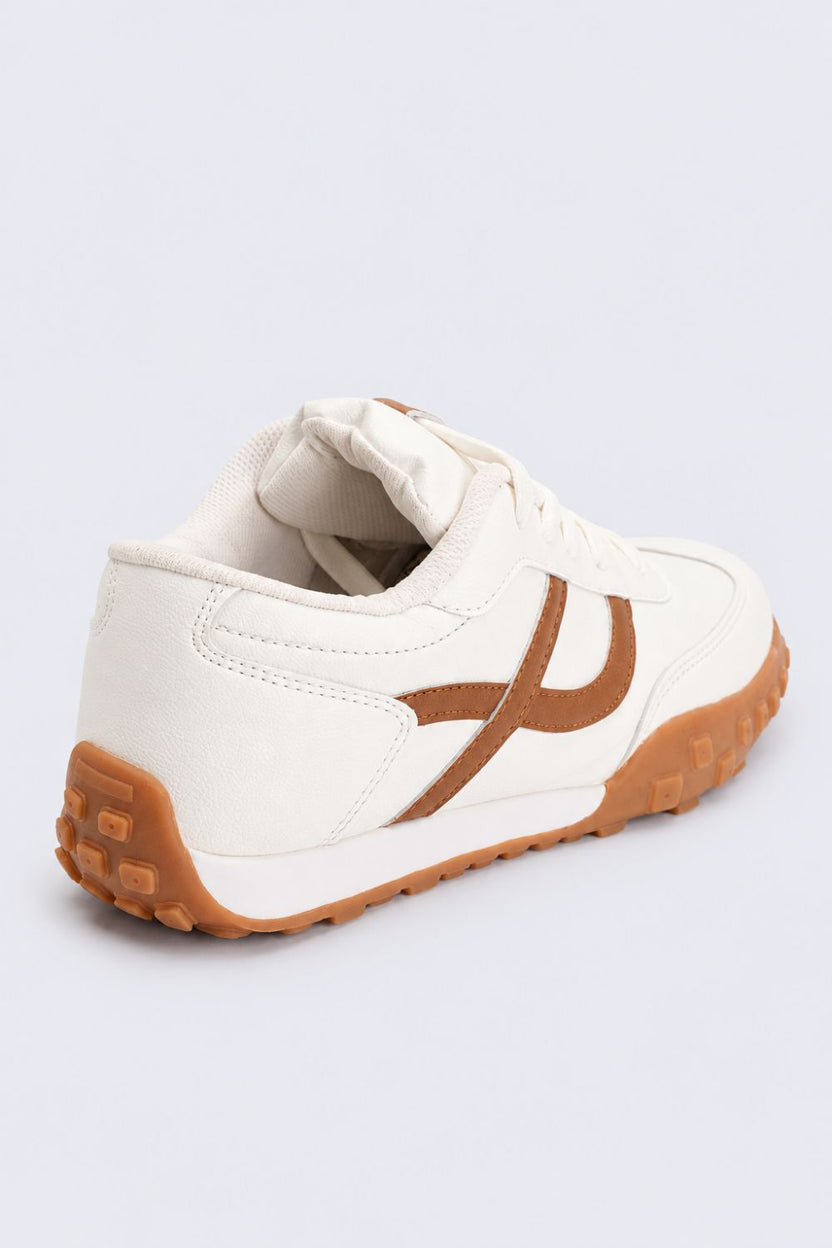 Men White Colorblocked Lace-Up Sports Sneaker - Image 3
