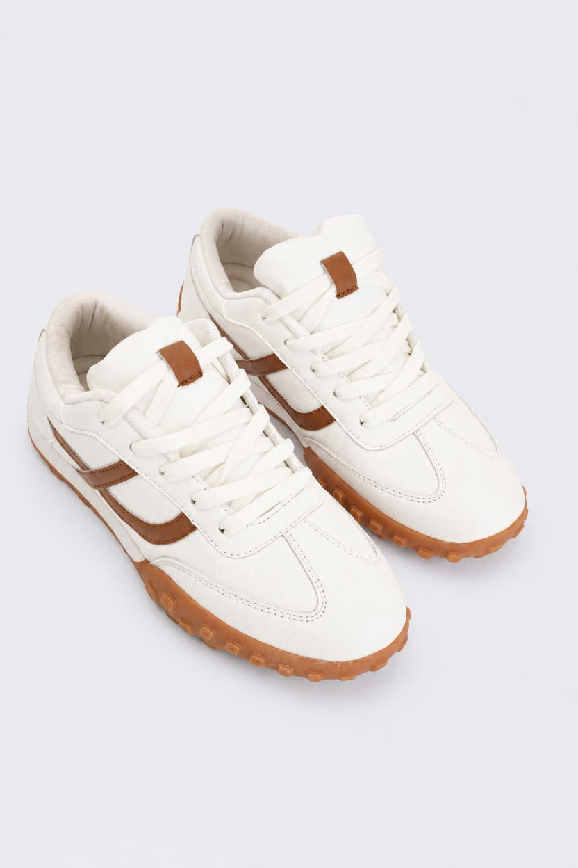 Men White Colorblocked Lace-Up Sports Sneaker - Image 6