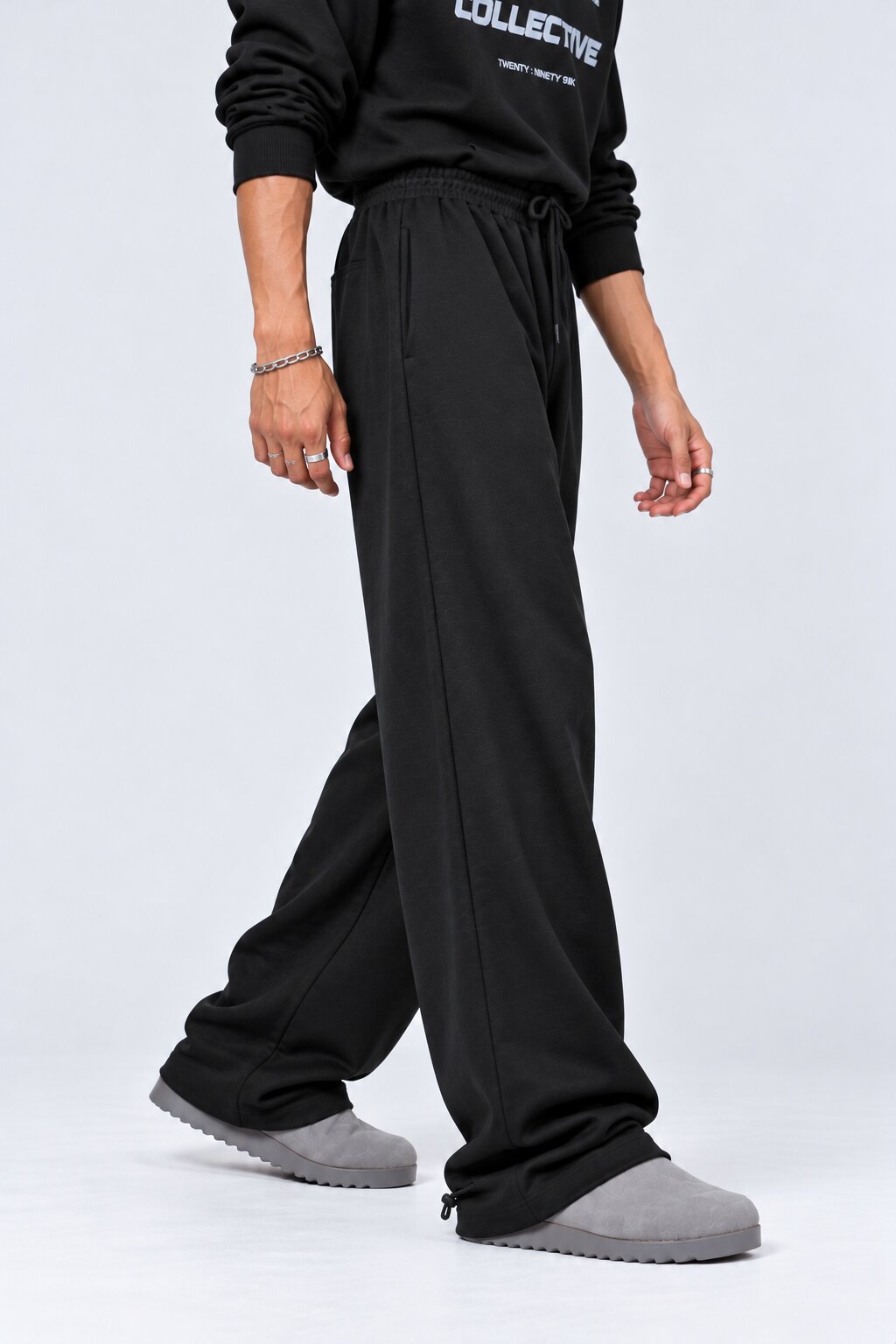 Mens Black Solid Regular Fit Joggers - Image 4