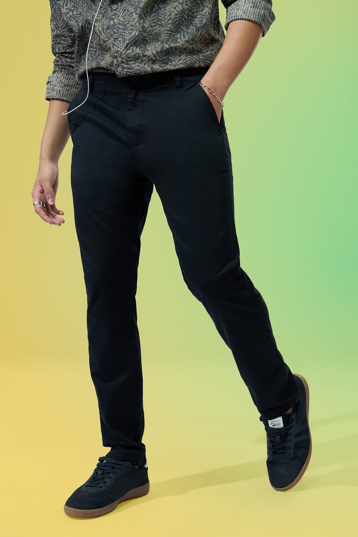 Black Solid Regular Fit Trouser for Men - Image 1