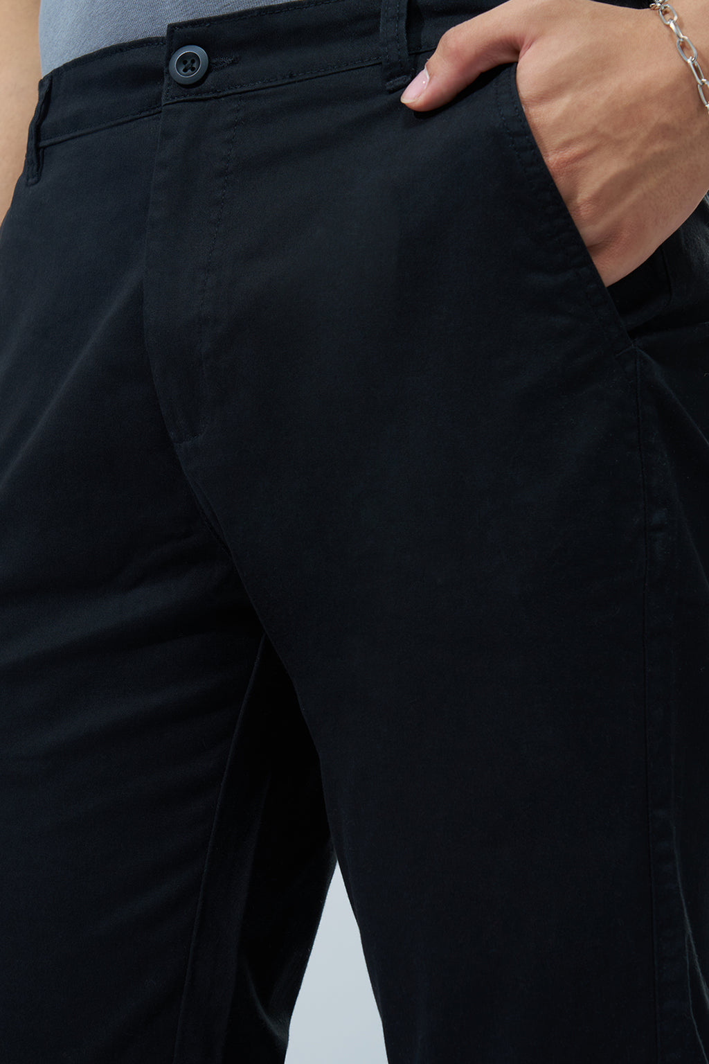 Black Solid Regular Fit Trouser for Men - Image 3